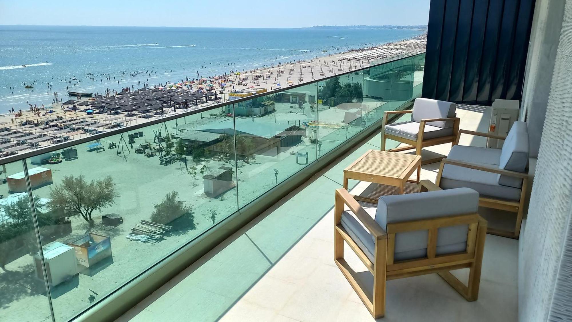 Appartement Luxury Promenada - Frontal Beachfront Mamaia Nord *